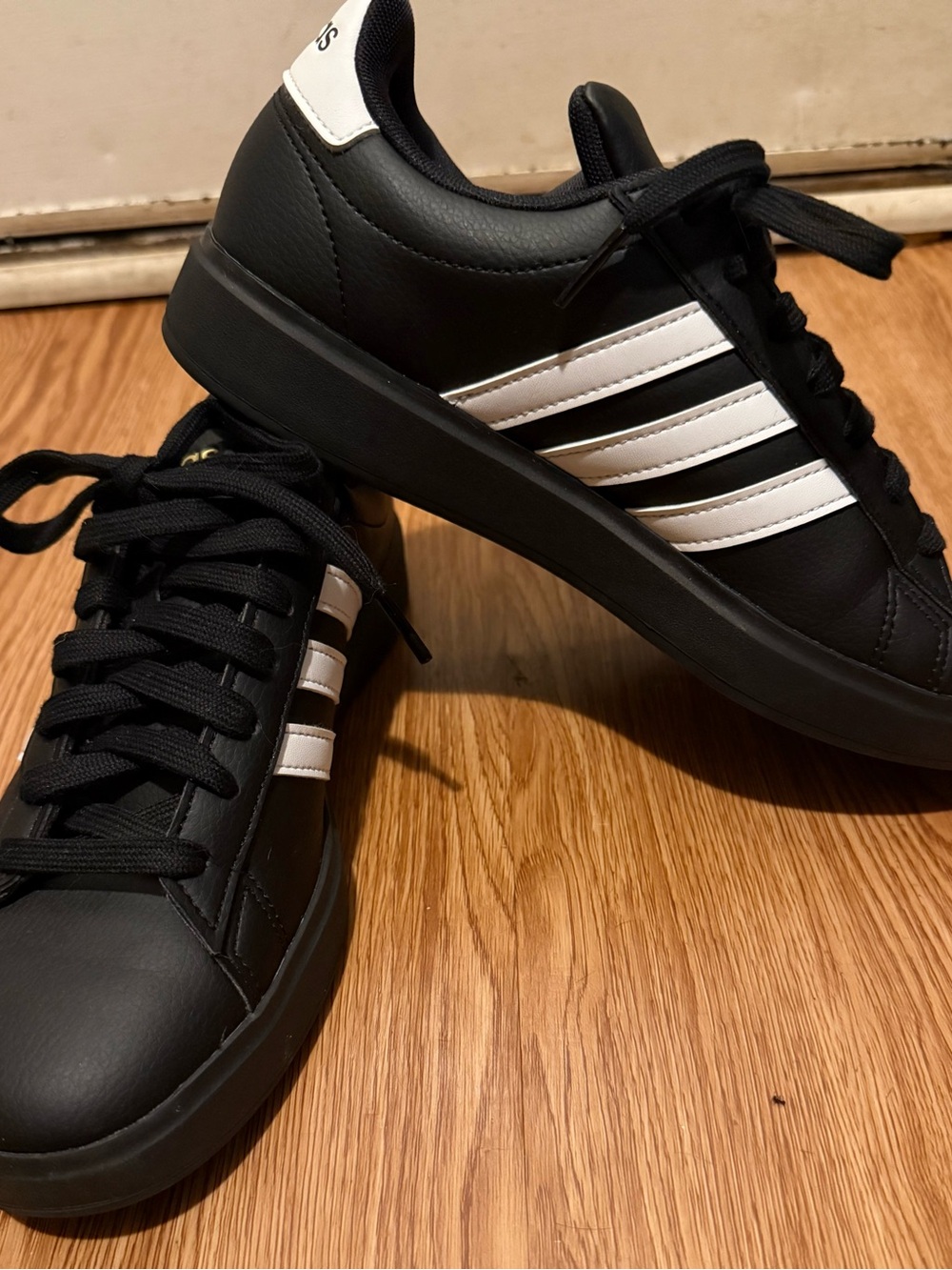 Adidas Grand Court 3.0 Black White Sneakers Women’s 7.5 Worn Once